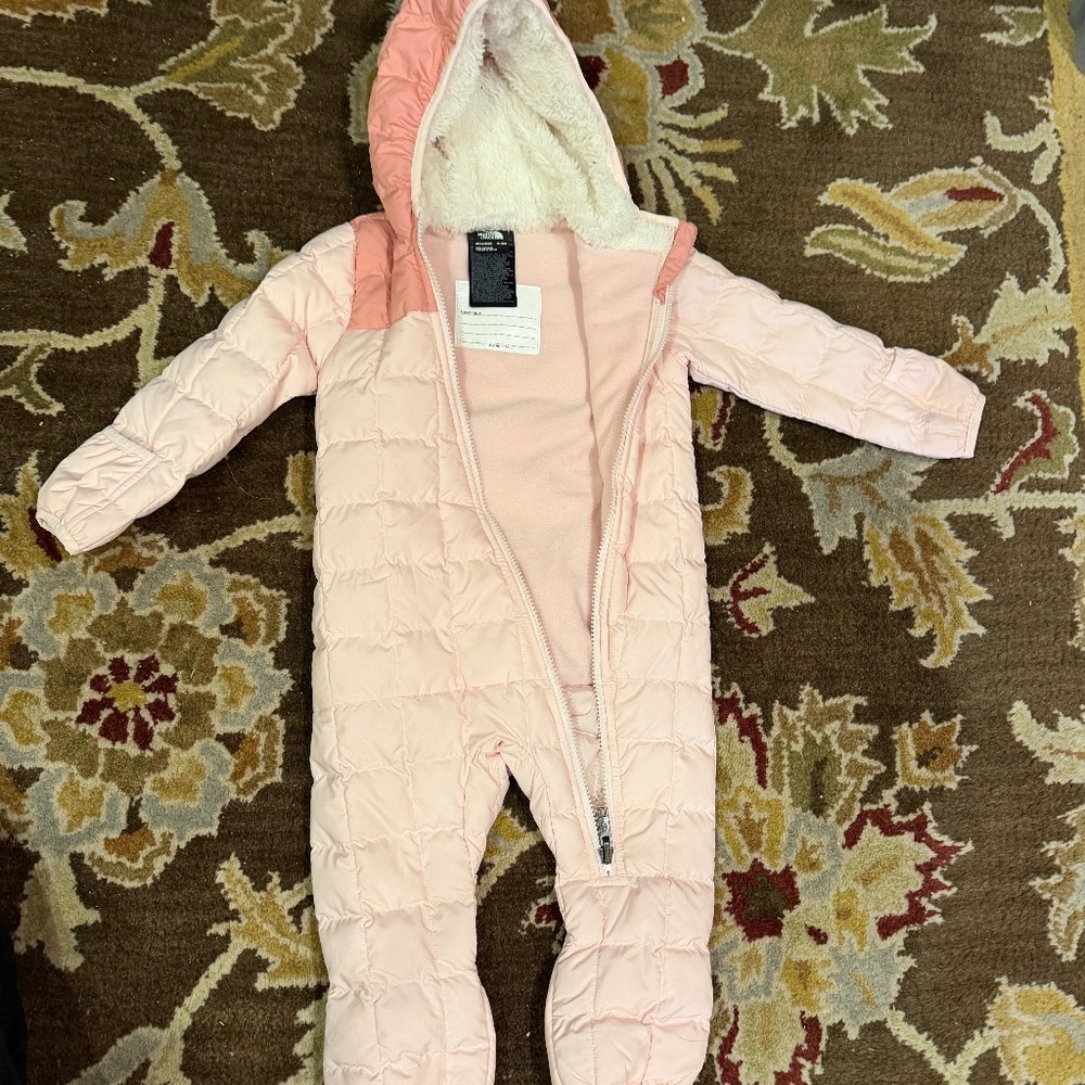 The North Face snowsuit (12-18m)